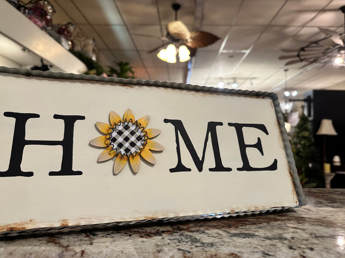 Home Metal Display Magnet Board with Attached Easel and Green Wreath Magnet