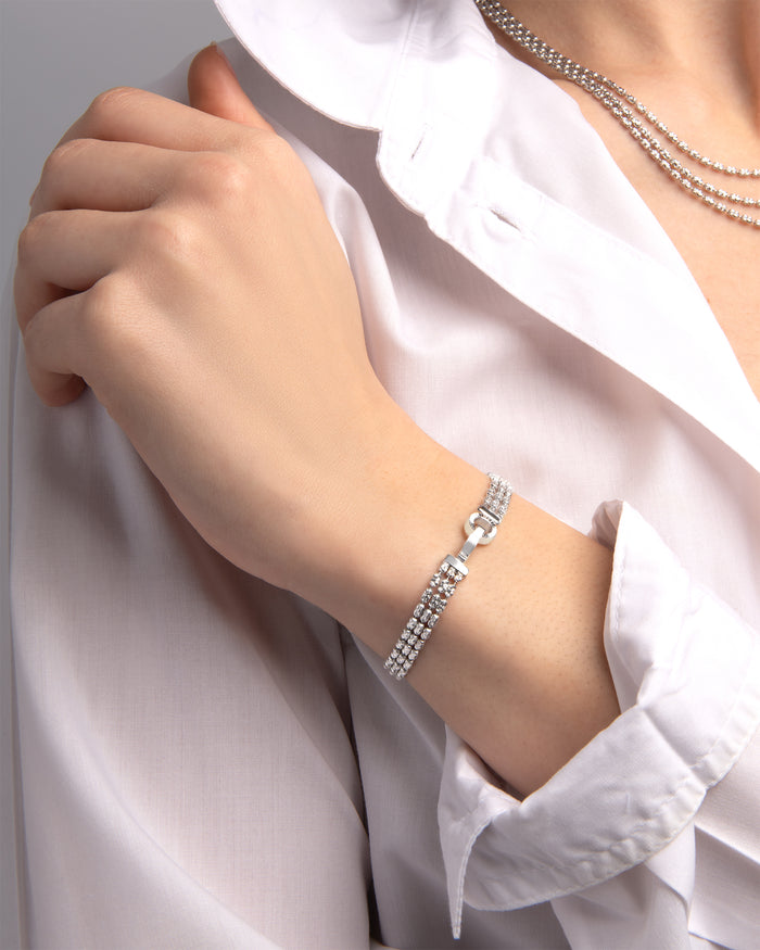 Dettaglio del bracciale in argento Typhoon Eternity placcato rodio
