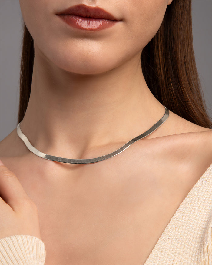 Collana in argento Herringbone placcata rodio