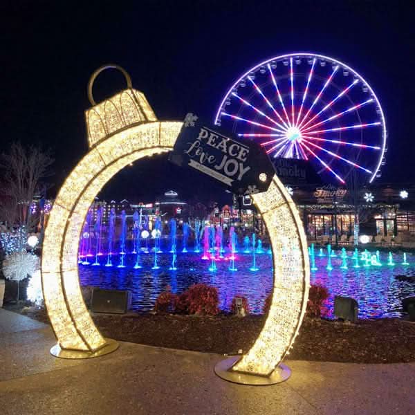 Walk-Through Ornament Selfie Station Dekra-Lite