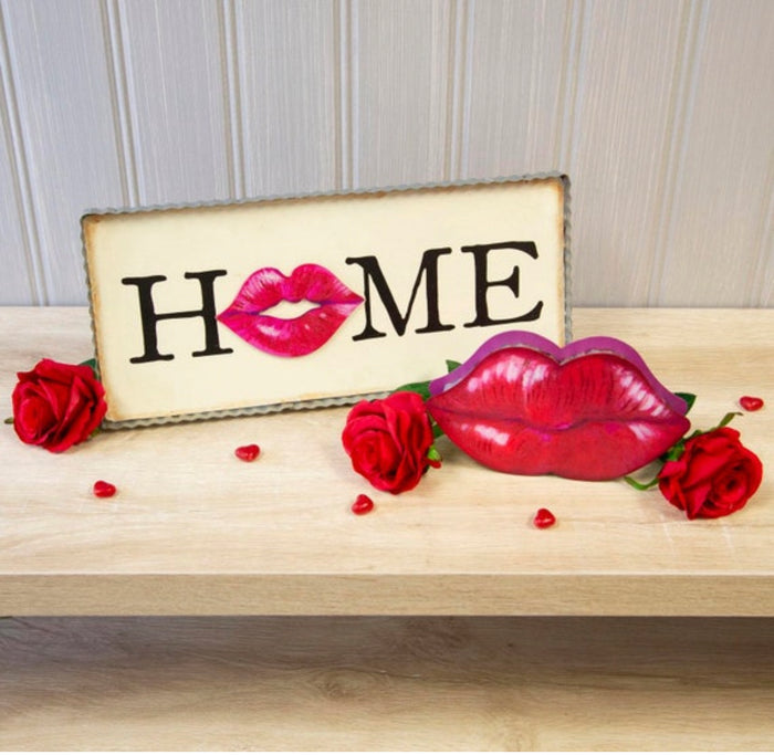 Home Metal Display Magnet Board with Attached Easel and Green Wreath Magnet