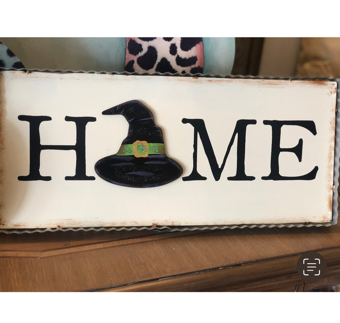Home Metal Display Magnet Board with Attached Easel and Green Wreath Magnet