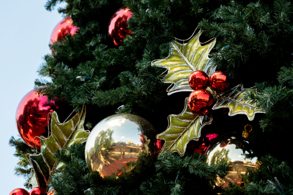 Metal Holly Leaves Dekra-Lite