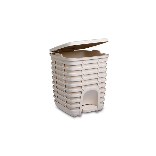 Primanova plastic basket contents and components flat lay