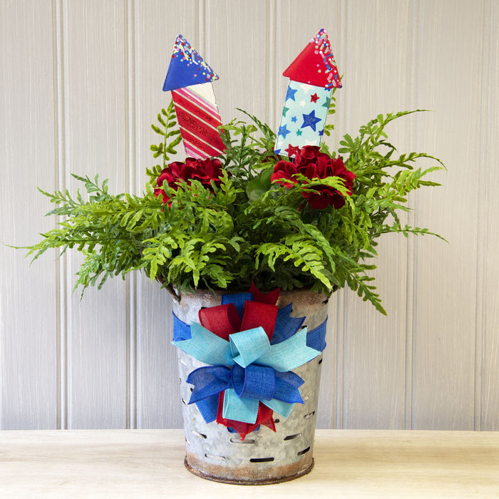 Set of 2 Sparkling Rockets Metal with stakes Stars & Stripes
