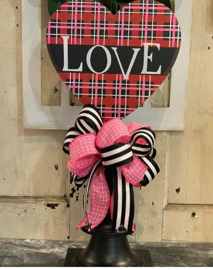 Valentines Day: Floral and Plaid Love Hearts Set of 2 Metal Stakes