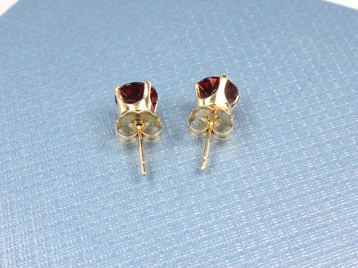 Vintage 14k Gold Garnet Stud Earrings: January Birthstone 6.1 mm